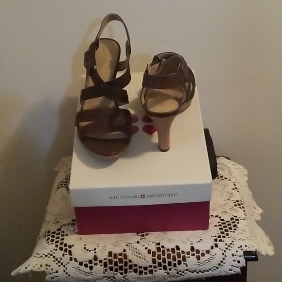 All sort of foot wear/ shoes - Picture 16 of 16